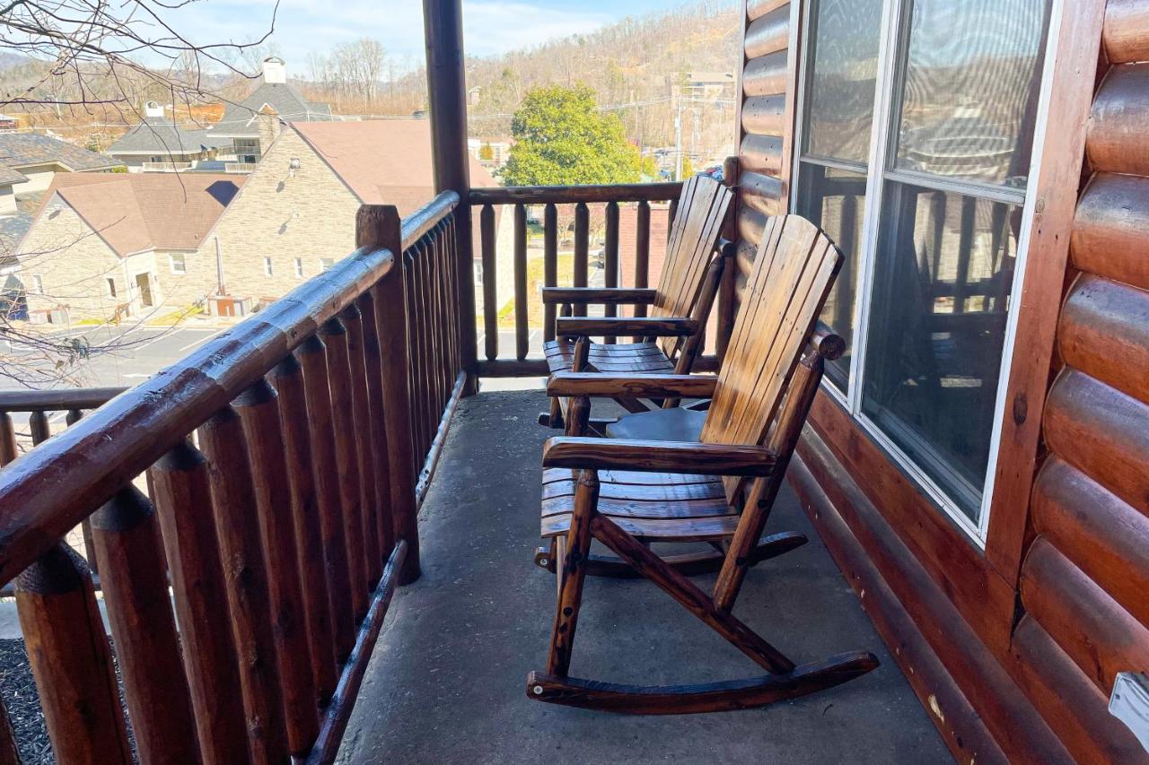 Black Bear Hideaway Cabin Gatlinburg Dış mekan fotoğraf
